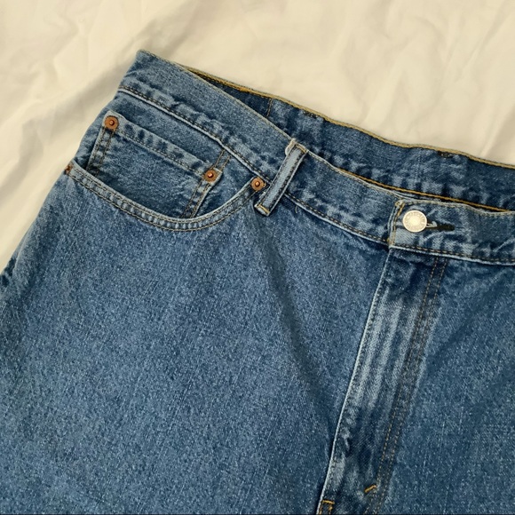 Levi's 505 Denim Blue Jean Shorts
Made of 100% Cotton
Size 40 - Picture 4 of 12